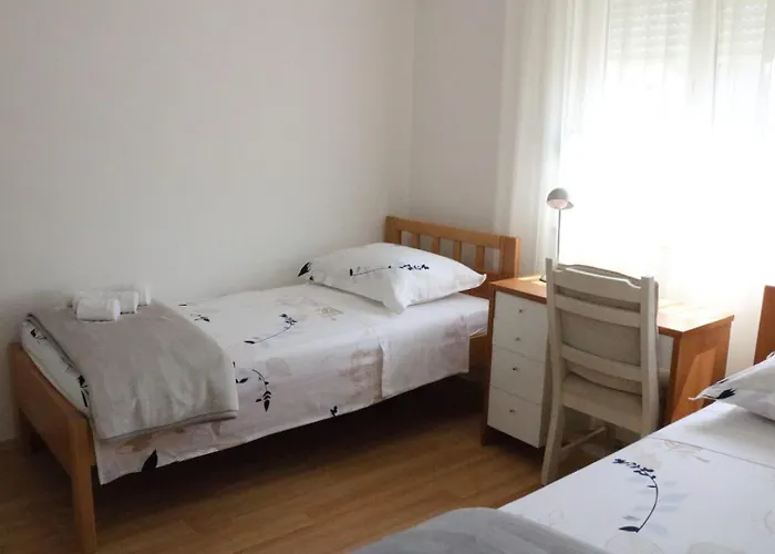 Mateo Apartment Split