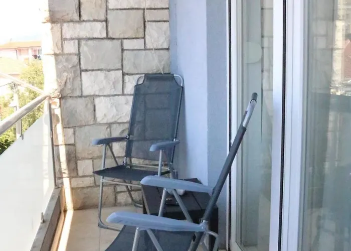 Mateo Apartment Split